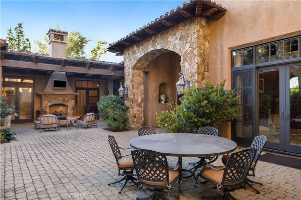 Exterior, Fireplace