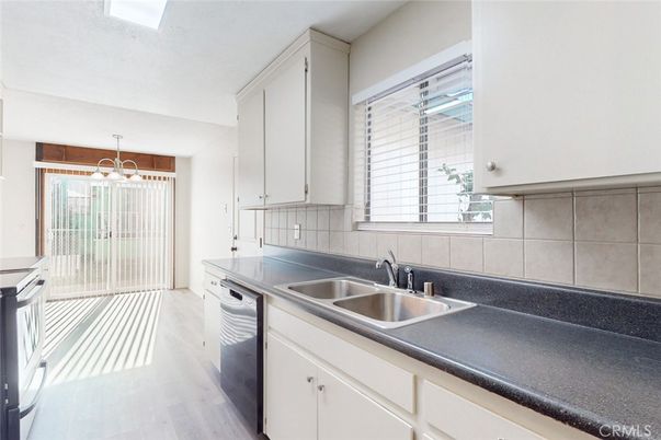 Interior, Kitchen, Pendant Lights, Wood Texture Flooring