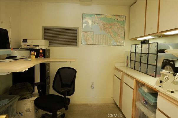 Home Office, Interior