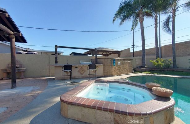 Exterior, Hot Tub, Pool