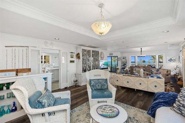 Chandelier, Interior, Living room, Pendant Lights, Recessed Lighting, Wood Texture Flooring