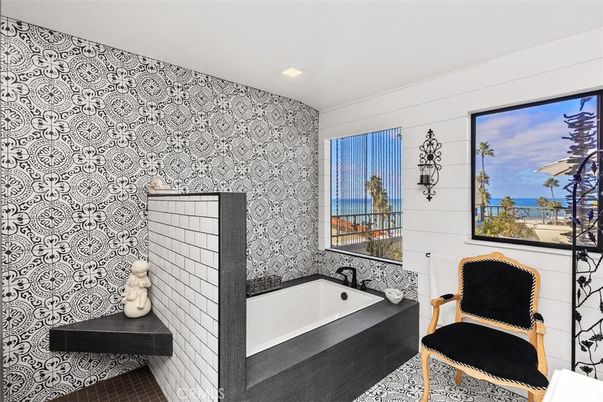 Bathroom, Interior, Recessed Lighting, Water