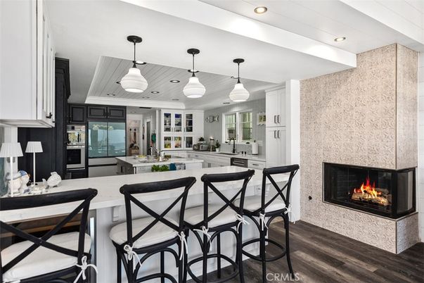 Fireplace, Interior, Kitchen, Pendant Lights, Recessed Lighting, Wood Texture Flooring