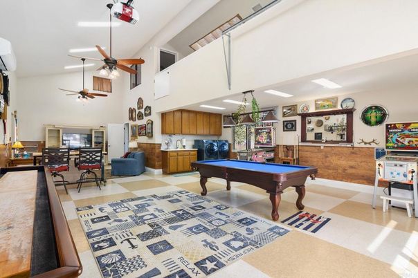 Billiard Table, Game Room, Interior