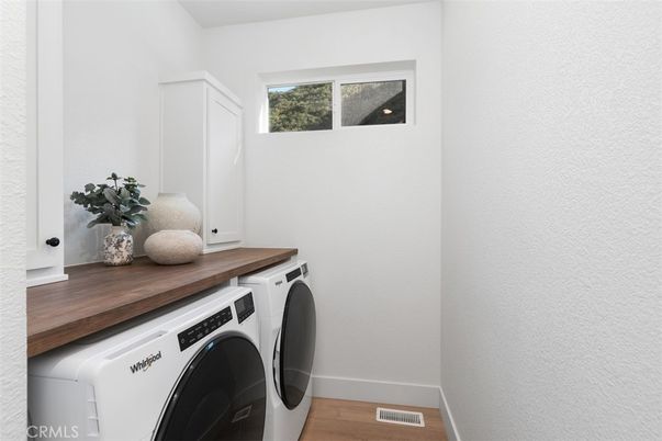 Interior, Washer, Wood Texture Flooring
