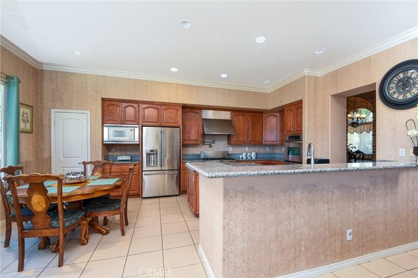 Dining room, Interior, Kitchen, Recessed Lighting, Stainless Steel Appliances