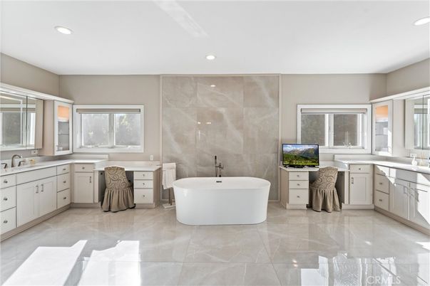 Bathroom, Dual Sink Vanities, Free Standing Baths, Interior, Recessed Lighting