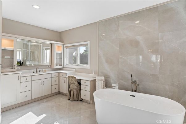 Bathroom, Dual Sink Vanities, Free Standing Baths, Interior, Recessed Lighting
