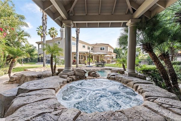 Exterior, Hot Tub, Pool