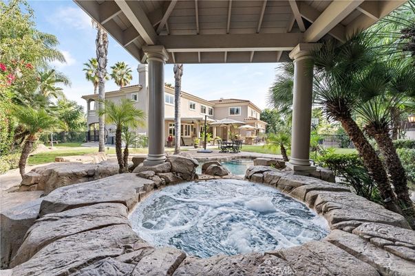 Exterior, Hot Tub, Pool