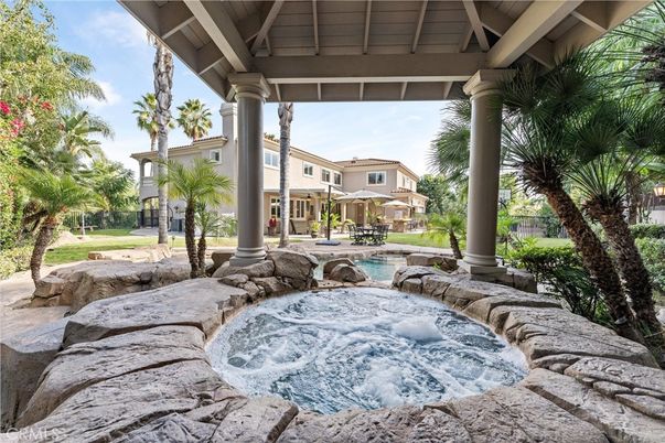 Exterior, Hot Tub, Pool