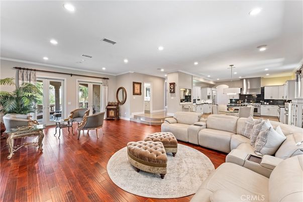 Interior, Kitchen, Living room, Pendant Lights, Recessed Lighting, Stainless Steel Appliances, Wood Texture Flooring