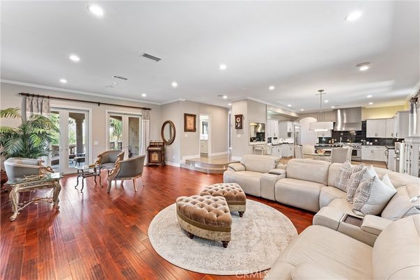 Interior, Kitchen, Living room, Pendant Lights, Recessed Lighting, Stainless Steel Appliances, Wood Texture Flooring