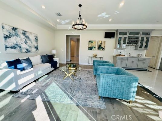 Interior, Living room, Pendant Lights, Recessed Lighting, Wood Texture Flooring