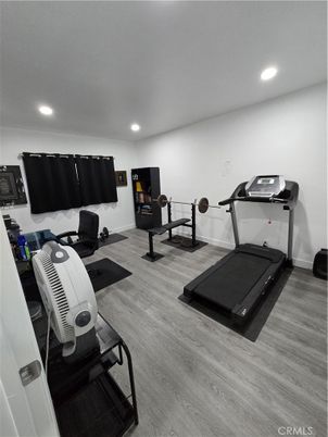 Fitness Equipment, Interior, Recessed Lighting, Wood Texture Flooring