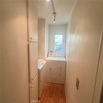 Interior, Utility Closets, Washer, Wood Texture Flooring