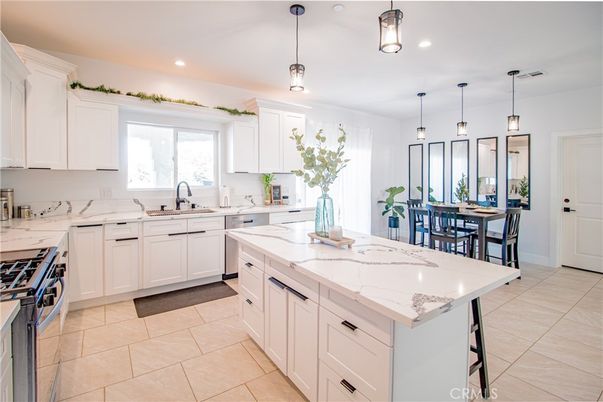 Dining room, Interior, Kitchen, Pendant Lights, Recessed Lighting