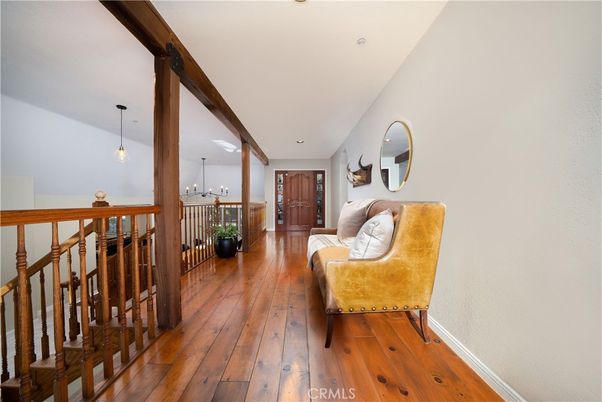 Interior, Pendant Lights, Wood Texture Flooring