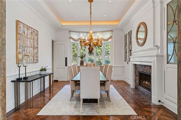 Chandelier, Dining room, Fireplace, Interior, Recessed Lighting, Wood Texture Flooring
