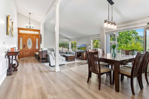 Chandelier, Dining room, Interior, Living room, Pendant Lights, Wood Texture Flooring