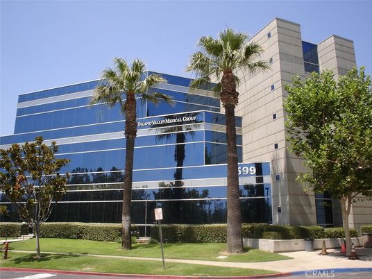 Exterior, Facade, Highrise