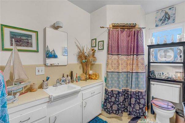 Bathroom, Interior, Tile Countertops