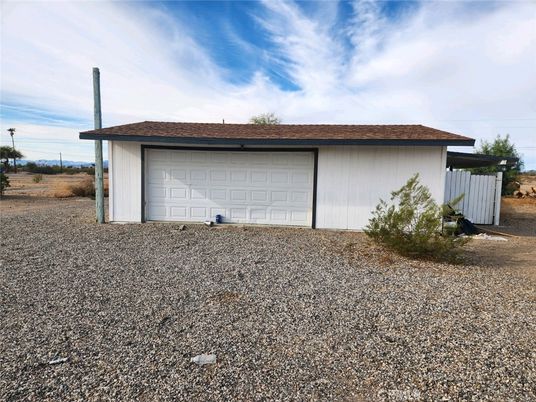 Detached Garage, Exterior
