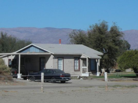 Exterior, Facade, Ranch