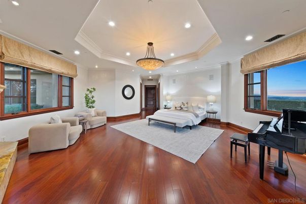 Bedroom, Interior, Living room, Pendant Lights, Piano, Recessed Lighting, Water, Wood Texture Flooring