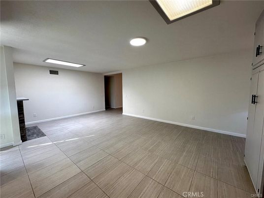 Empty room, Interior, Recessed Lighting