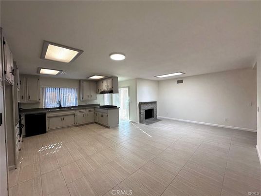 Fireplace, Interior, Kitchen