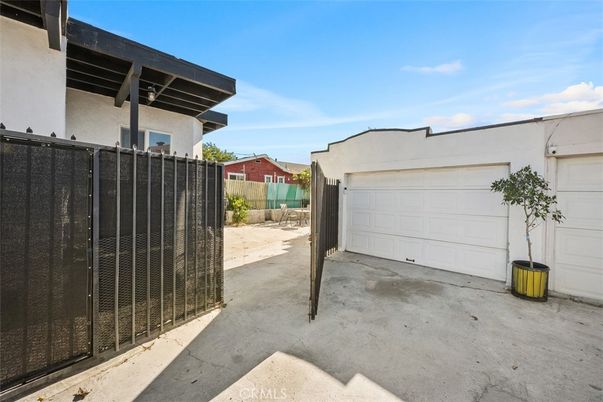 Detached Garage, Exterior