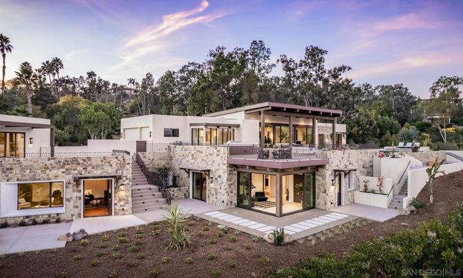 Backyard, Exterior, Facade, Modern