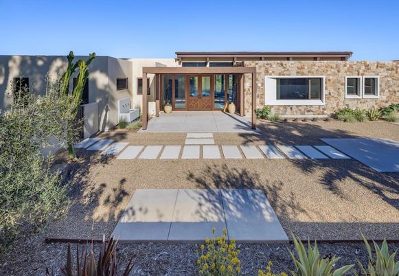 Backyard, Exterior, Facade, Modern
