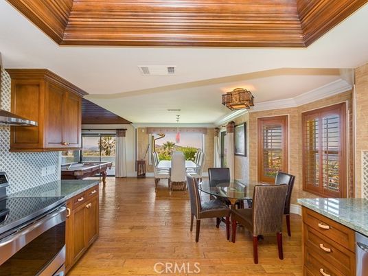 Dining room, Interior, Kitchen, Stainless Steel Appliances, Wood Texture Flooring