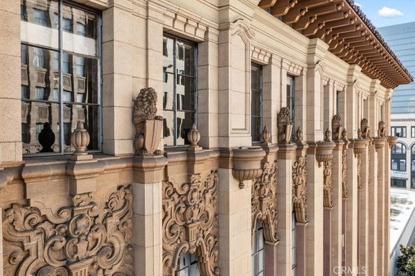Exterior, Facade, Brownstone