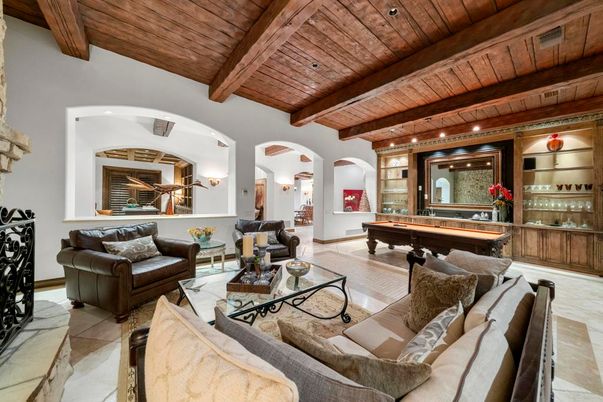 Billiard Table, Game Room, Interior, Living room, Wooden Beams, Wooden Ceilings