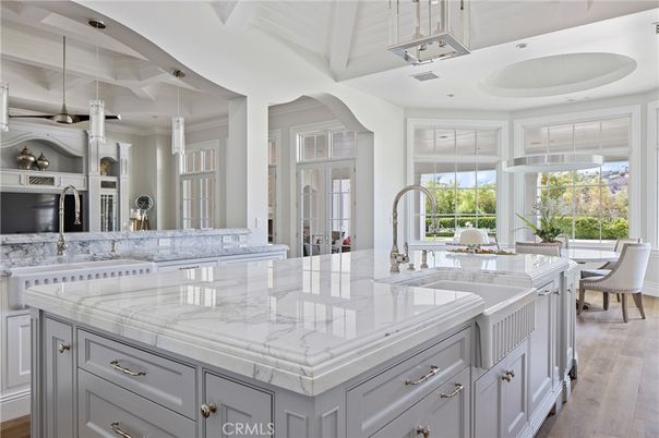 Dining room, Interior, Kitchen, Pendant Lights, Recessed Lighting, Wood Texture Flooring