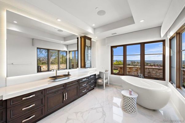 Bathroom, Dual Sink Vanities, Free Standing Baths, Interior, Marble, Recessed Lighting
