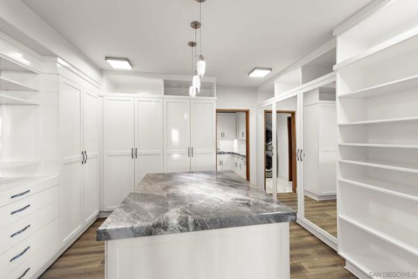Interior, Pendant Lights, Walk-in Closets, Wood Texture Flooring