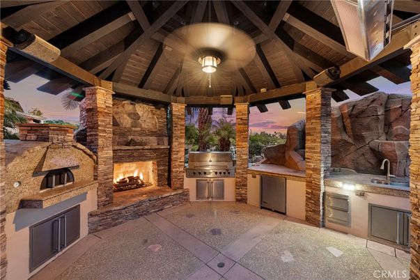 Exterior, Fireplace