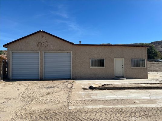 Detached Garage, Exterior