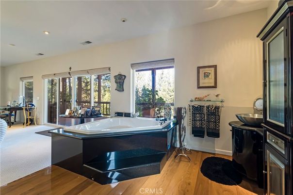 Bathroom, Dining room, Interior, Recessed Lighting, Wood Texture Flooring