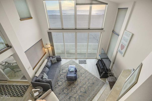 Interior, Living room, Water