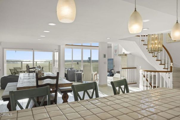Dining room, Interior, Pendant Lights, Recessed Lighting