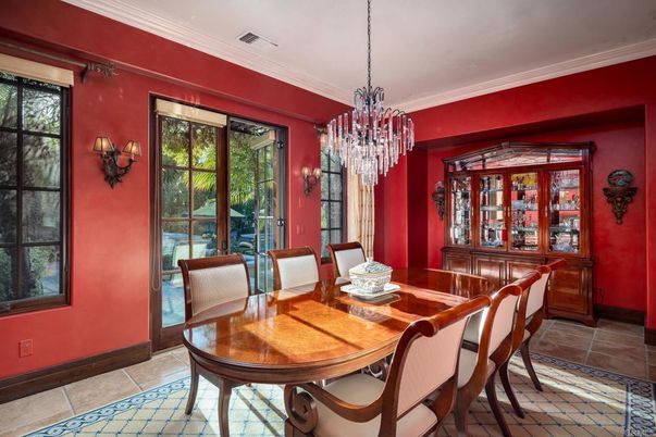 Chandelier, Dining room, Interior