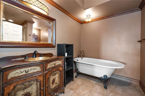 Bathroom, Dual Sink Vanities, Free Standing Baths, Interior