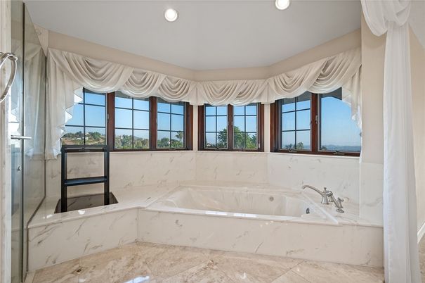 Bathroom, Interior, Marble Walls, Recessed Lighting