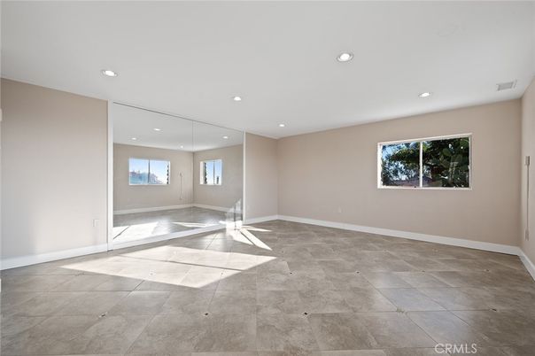 Empty room, Interior, Recessed Lighting