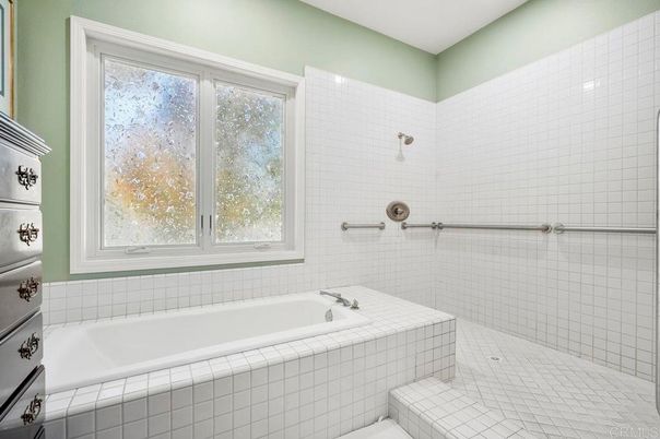 Bathroom, Interior, Tile Countertops